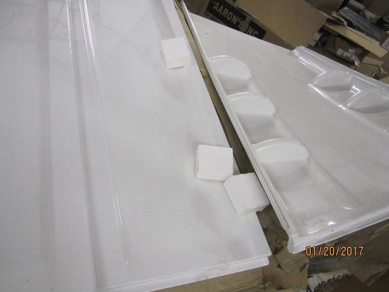 lot 264 image: American Standard Ovation 30 x 48 x...