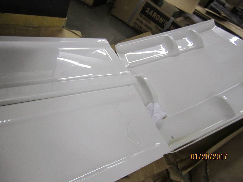 lot 267 image: American Standard Ovation 30x60x 58...