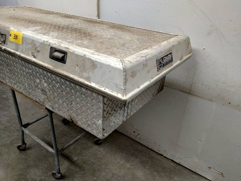 lot 33 image: DeeZee Platinum Series Heavy Duty A...