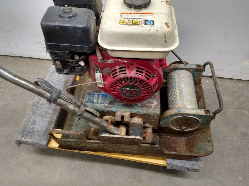 lot 11 image: Terex Bartell Tamper, 18 x 18 Pad...