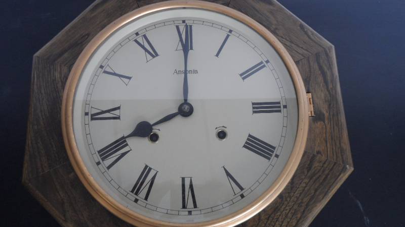 lot 1 image: Ansonia Clock