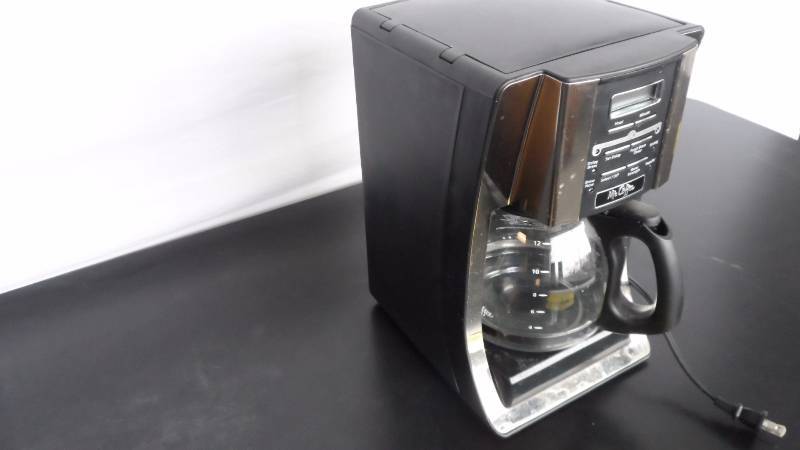 lot 3 image: Mr. Coffee Coffee Pot