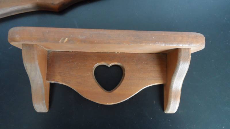 lot 11 image: Wooden Heart Shelves #2