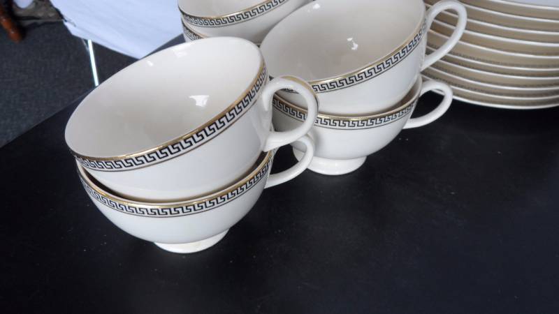 lot 13 image: Edgewood Dish set