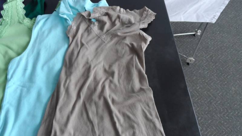 lot 73 image: Womens Sleeveless Shirts