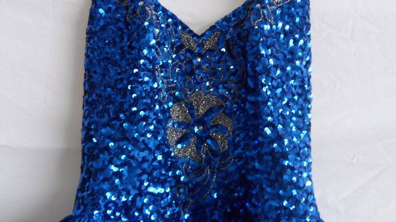 lot 76 image: Mike Bennet Formals Size 12 Dress