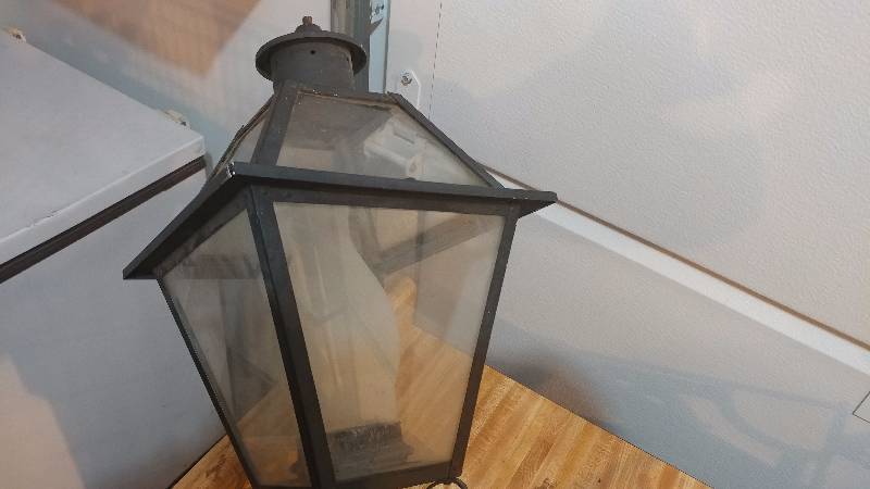 lot 77 image: Vintage Light