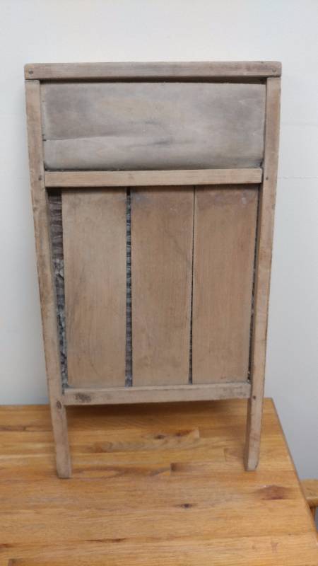 lot 102 image: Antique Wash Board