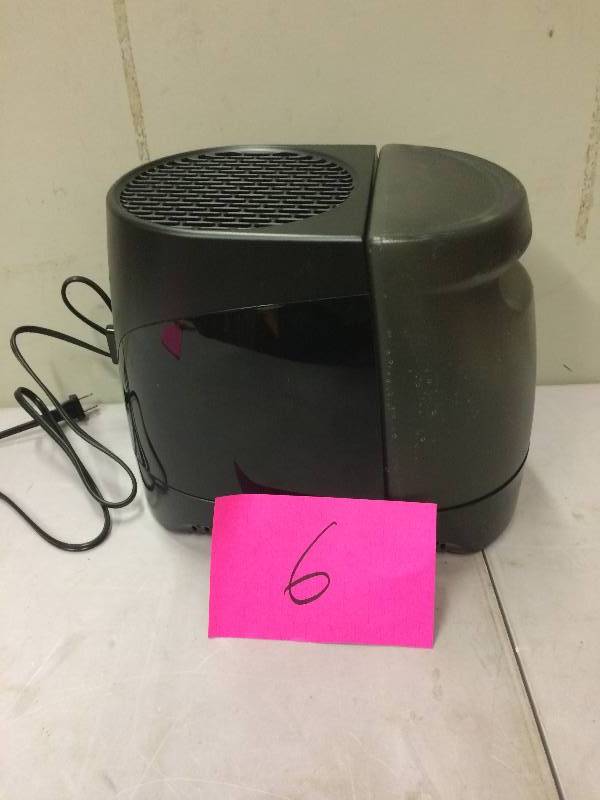 lot 6 image: Honeywell Cool Moisture Humidifier