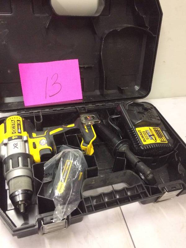 lot 13 image: DeWalt DCD996B Cordless Hammer drill,20.0v,22,000 RPM
