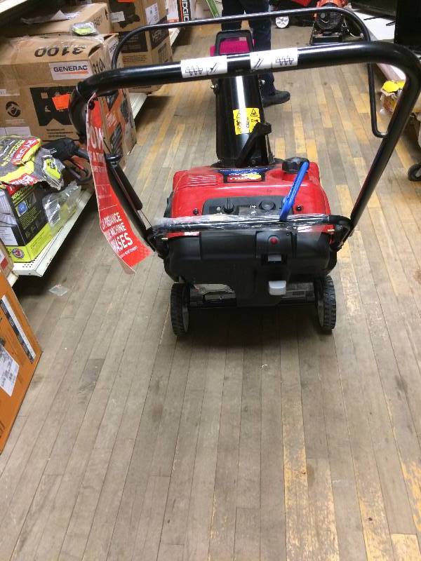 lot 15 image: Toro Power Clear 721 E (21) 212cc 4-Cycle Single Stage Snow Blower w Electric Star in like new condition