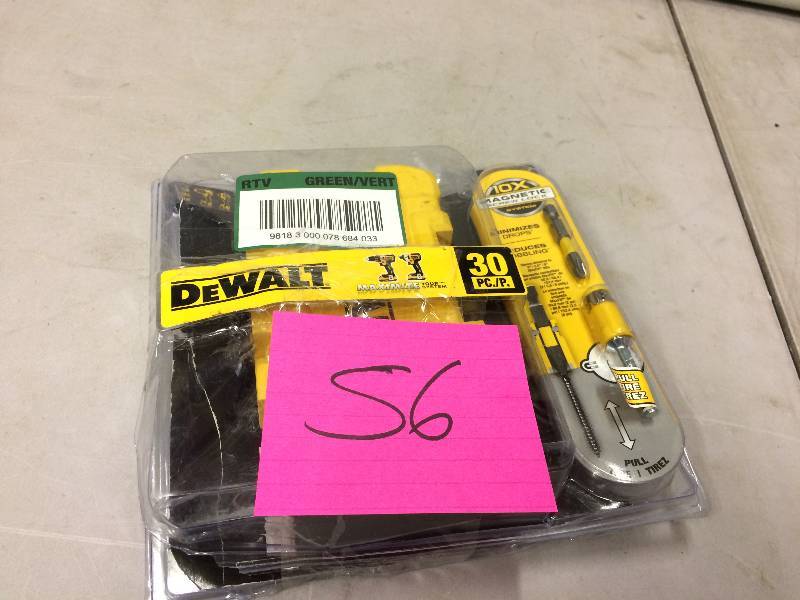 lot 56 image: Dewalt 30 Pcs 10X Magnetic screw lock