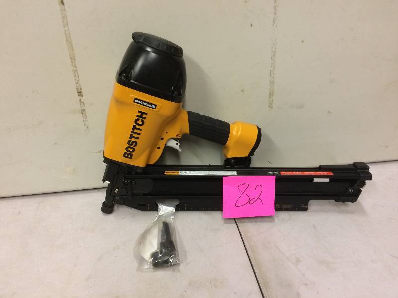 lot 82 image: Bostitch F21PL Framing Nailer Air Tools Nailers Not used