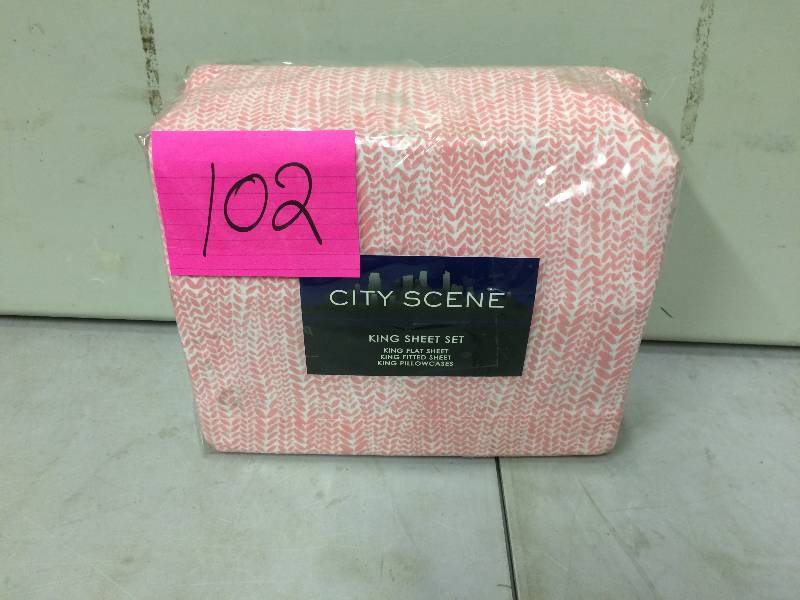 lot 102 image: City Scene King Sheet Set Never used