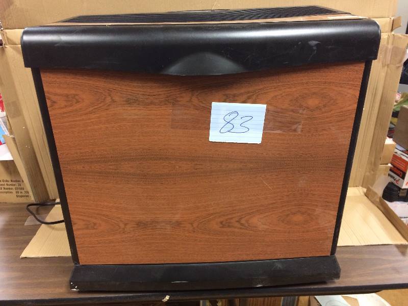 lot 83 image: Kenmore 15420 Humidifier