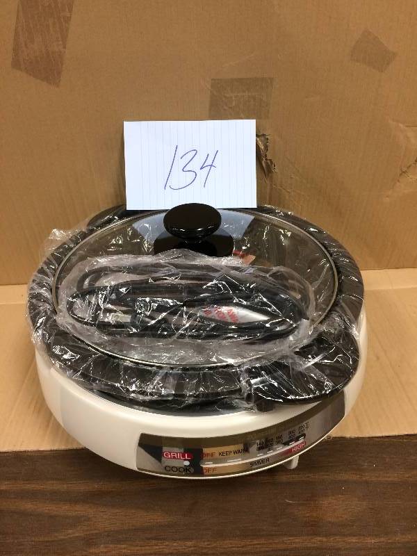 lot 134 image: Zojirushi Eklectric Skillet EP-PBC10-HC