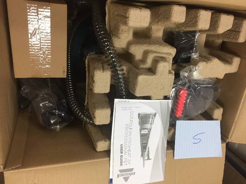 lot 5 image: Bissel Deep Clean Carpet