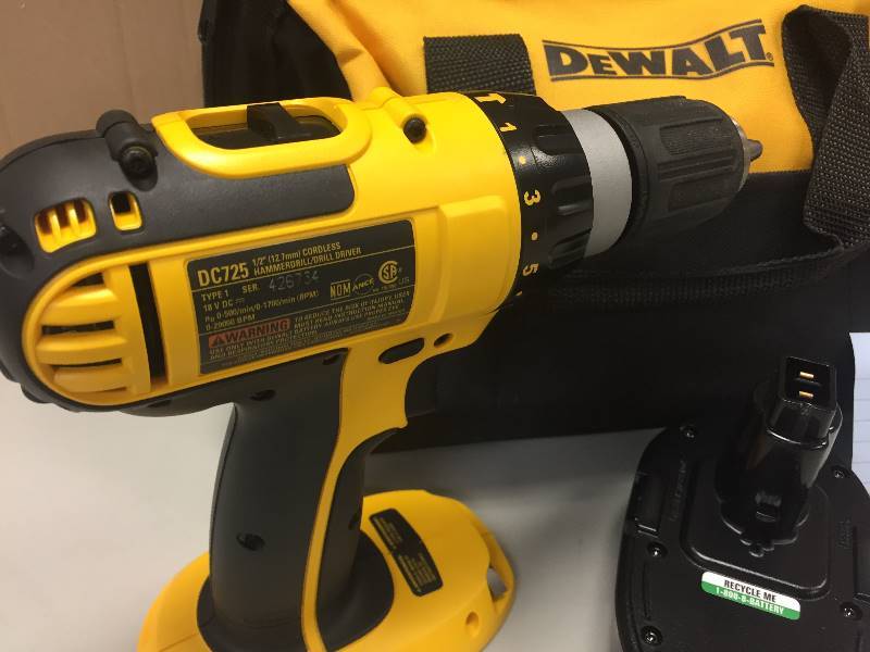 lot 47 image: DeWalt DC725 18v Volt Cordless Combi Hammer Drill