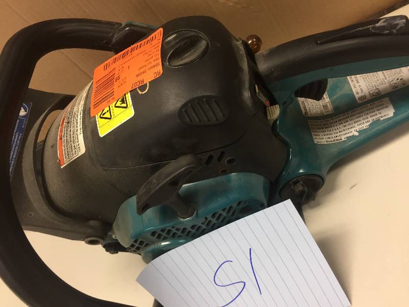 lot 51 image: Makita EA4300F chainsaw