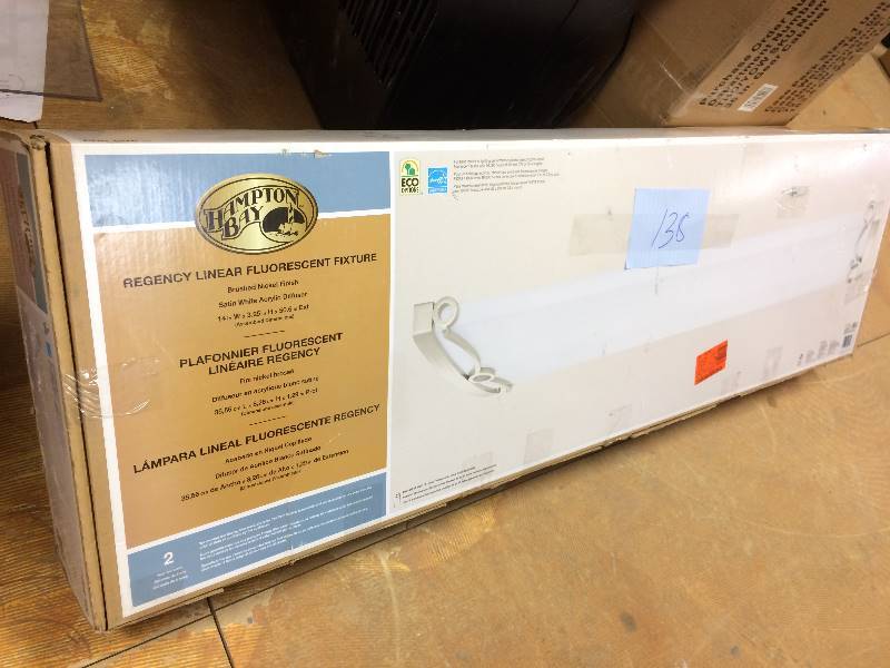 lot 138 image: Hampton Bay RegencyFluorescent Fixture Never used