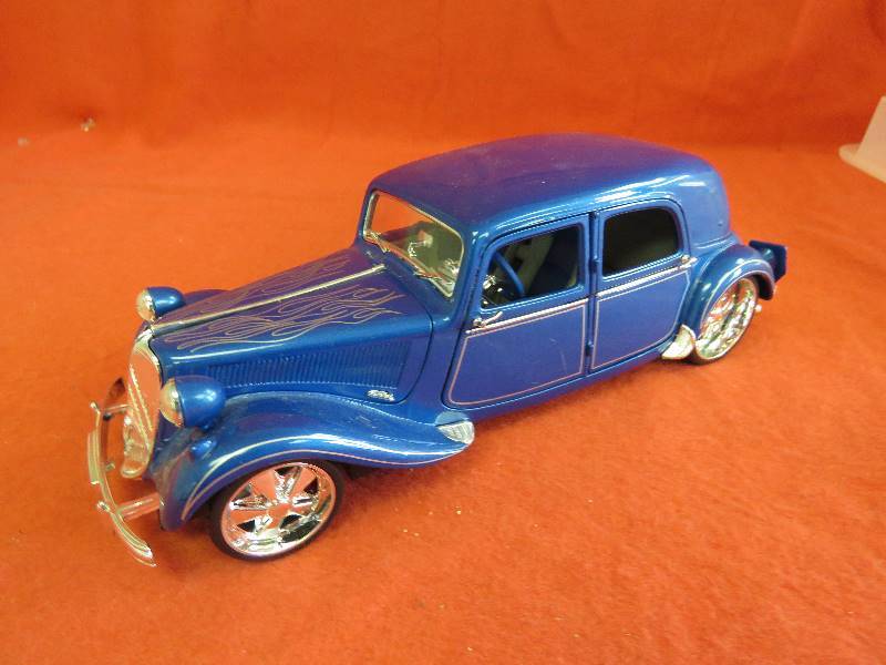 Collectible Maisto