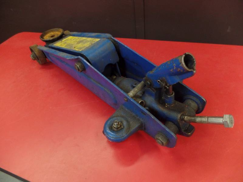 lot 517 image: Hydraulic Jack