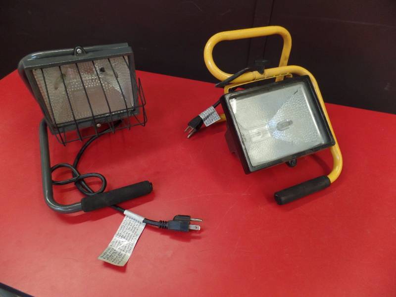 lot 519 image: Portable Work Lights