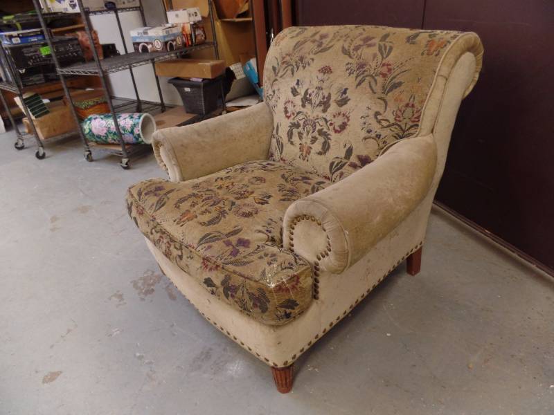 lot 524 image: Upholstered Chair