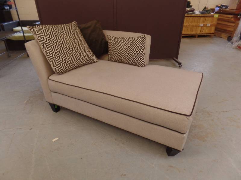 lot 504 image: H.M. Richards Chaise Lounge