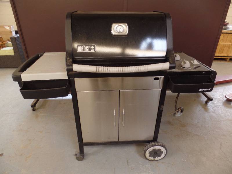 lot 545 image: Gas Grill