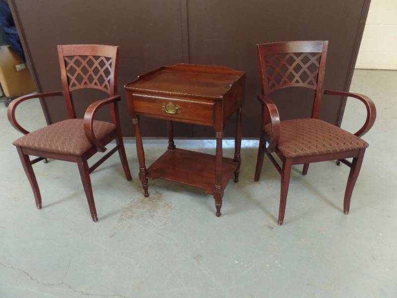 lot 536 image: Telephone Table and Chairs