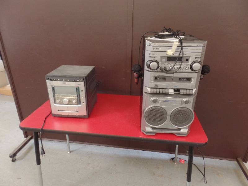 lot 540 image: Karaoke System and CD System