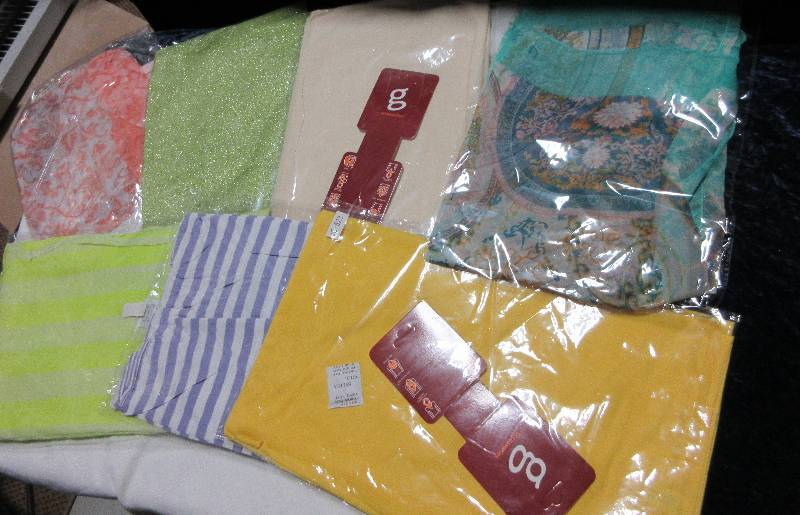 LOT OF 7 NEW LADIES SCARVES