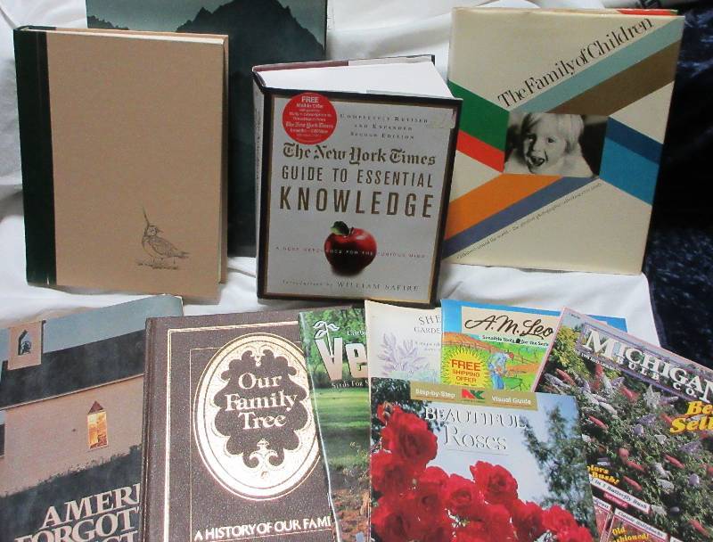 LOT OF 12 GARDENING AND HOUSEHOLDFAMILY BOOKS