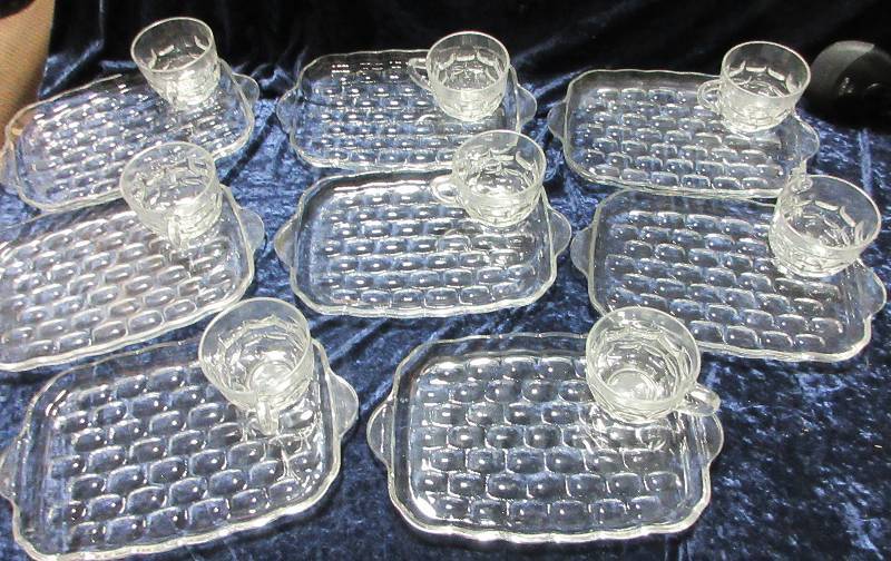LOT 8 LUNCHEON SET