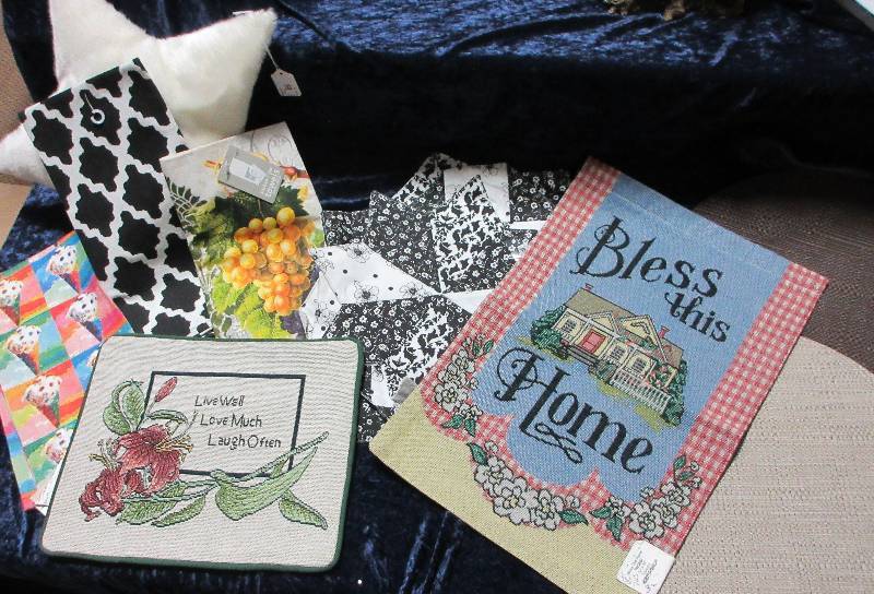 LOT OF NEW LINENS