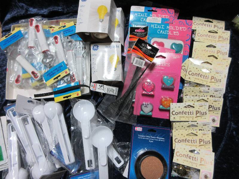 NEW  LARGE LOT OF HOUSEHOLD