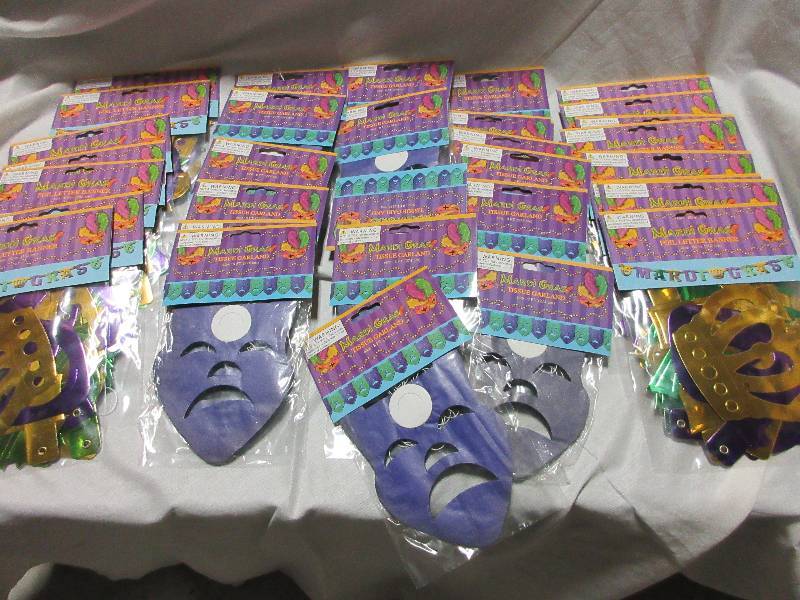 NEW  LARGE LOT OF MARDI GRAS