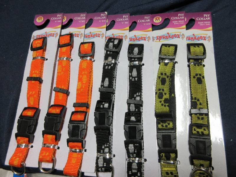 NEW- LOT OF 7 NEW PET COLLARS -MEDIUM