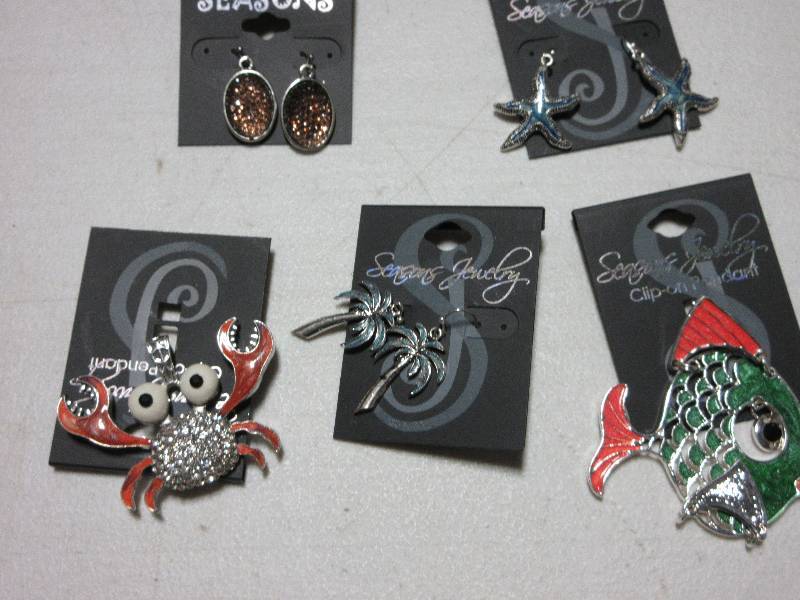 NEW-LOT OF 5 JEWELRY PIECES
