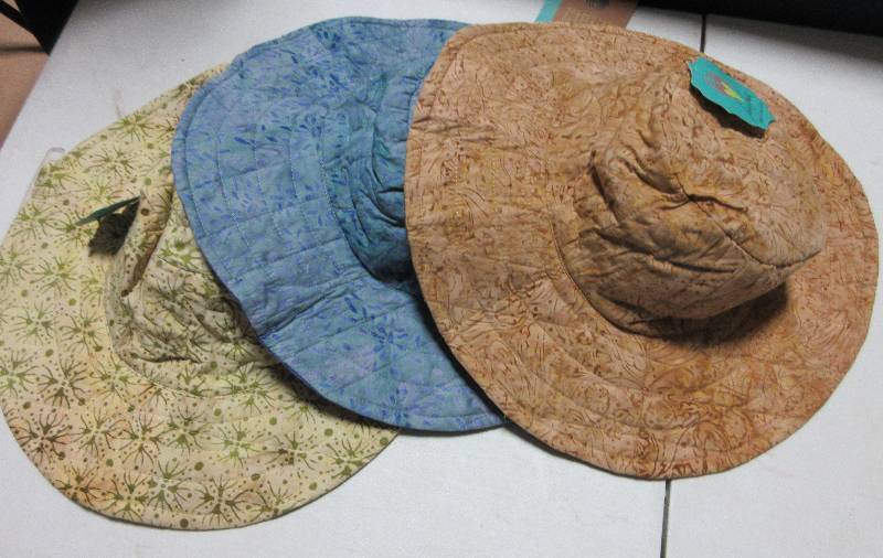 NEW-LOT OF 3 NEW GARDEN HATS- HANDS TO HEARTS