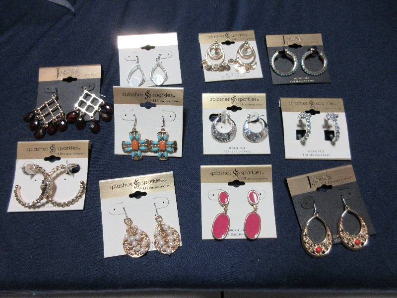 NEW-LOT OF 11 PAIRS OF NEW EARRINGS.