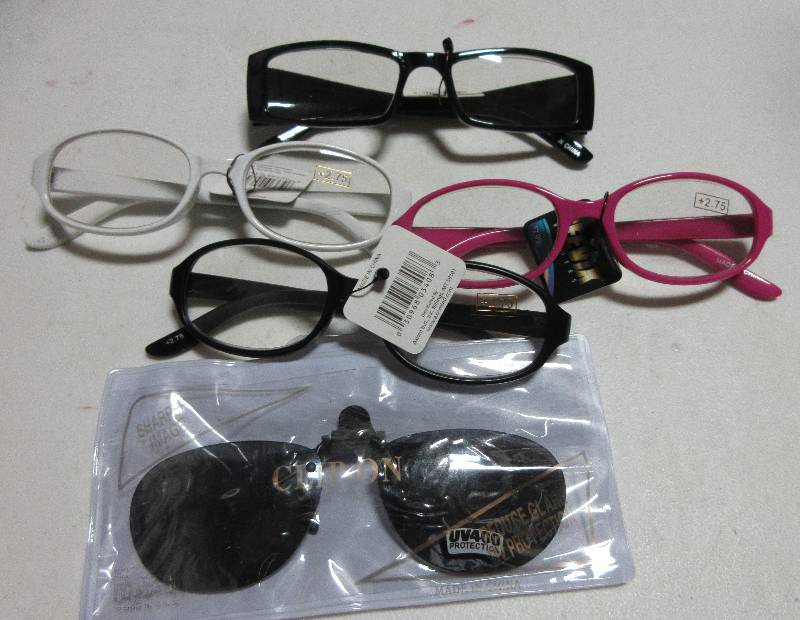 NEW LOT OF 4 PAIR OF 2.75 CHEATER GLASSES, ONE PAIR OF CLIP-ONS