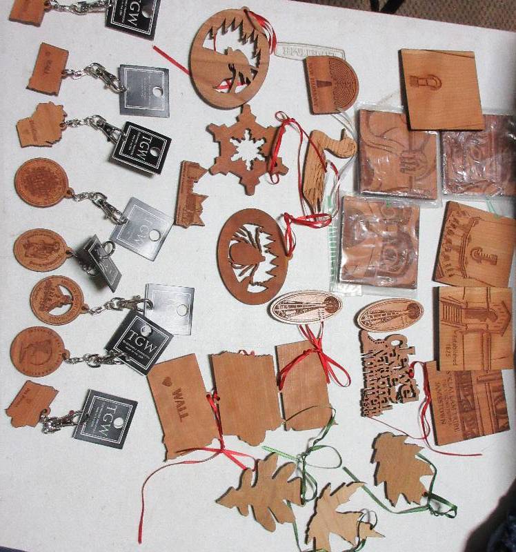 NEW LARGE LOT OF  WOOD BURNED ORNAMENTS AND KEY CHAINS