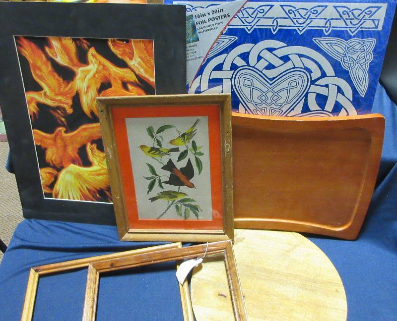 LOT OF PICTURE FRAMES, CUTTING BOARDS, PICTURES, NEW FOIL POSTERS