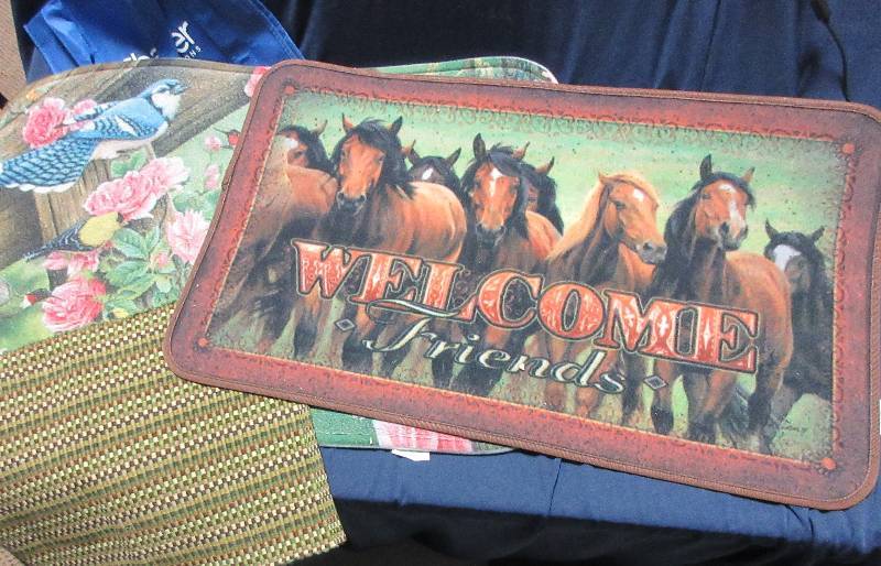 SHOW ROOM SAMPLE  2 RUGS, 1 PLACE MAT, MISC.