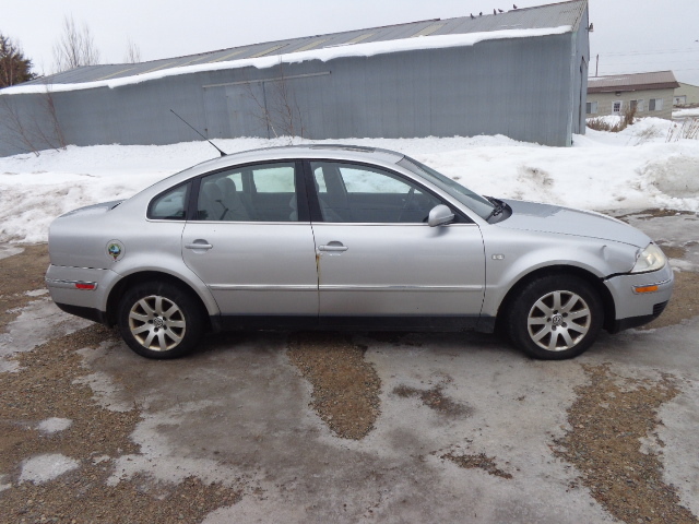 lot 1 image: 2003 Volkswagen Passat 4D PGS