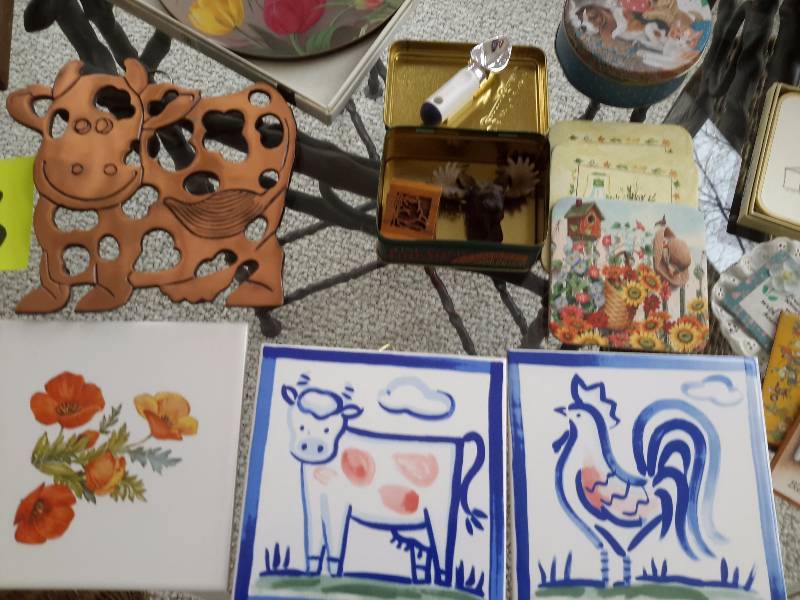 Large lot of decorative items as pictured.. Look at the closeups