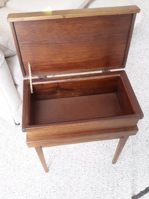 Side Table.  19in x 11in x 23 in h.. Side table.. Duck theme. Top opens