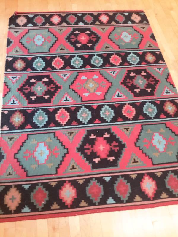 Kilm Rug.. 51 in x 72 in.. Nice shape